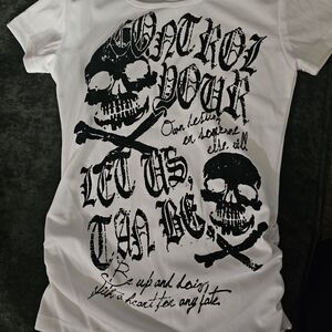 SHEIN Black and White Skull Graphic Tee M